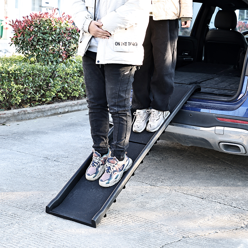 Heavy-duty Foldable Anti-slip Pet Ramp for Large Dogs