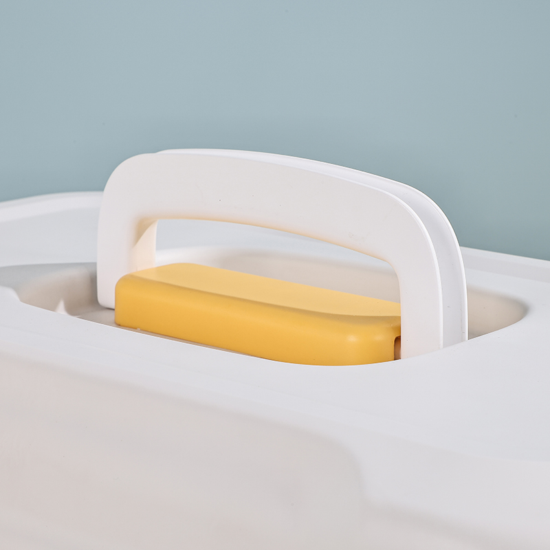 Durable Pet Carrier with Sturdy Plastic & Metal Doors